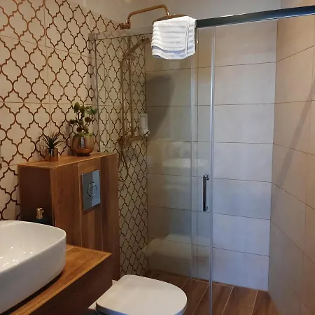 Wyjatkowe Smaki Oda ve Kahvaltı 3*