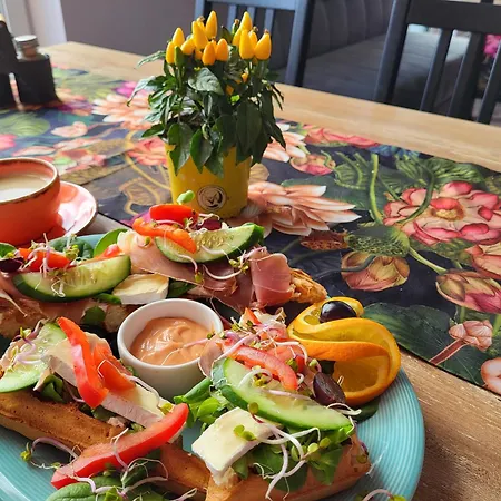 Wyjatkowe Smaki Bed & Breakfast 3*